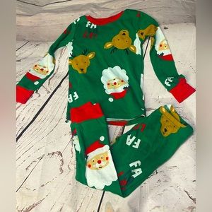 Brand new 3t carters Santa 2 pc pj